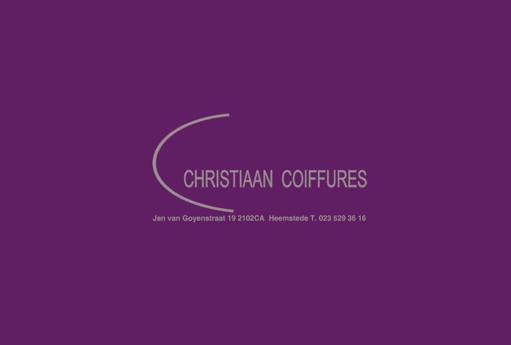 Het merkbord van Christiaan Coiffures met daaronder Jan van Goyenstraat 19, 2102CA Heemstede en het telefoonnummer 023 529 36 16.